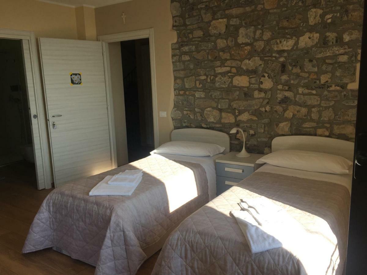 Residence La Canonica Costa Valle Imagna ภายนอก รูปภาพ